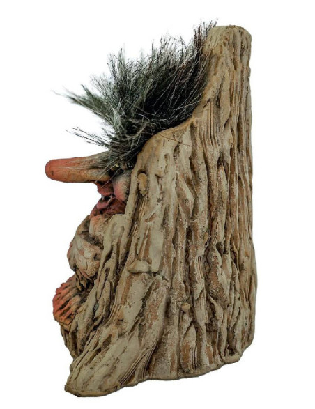 Troll nascosto su un albero