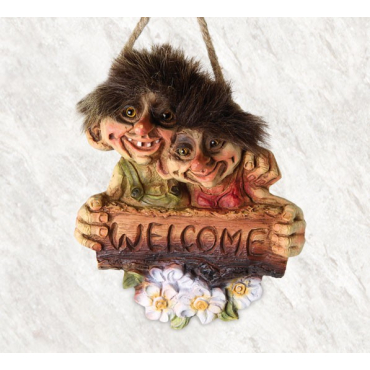 840202 Troll couple welcome sign